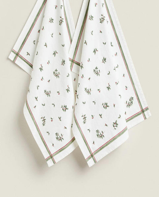 PACK OF COTTON CHRISTMAS HOLLY TEA TOWELS (PACK OF 2)