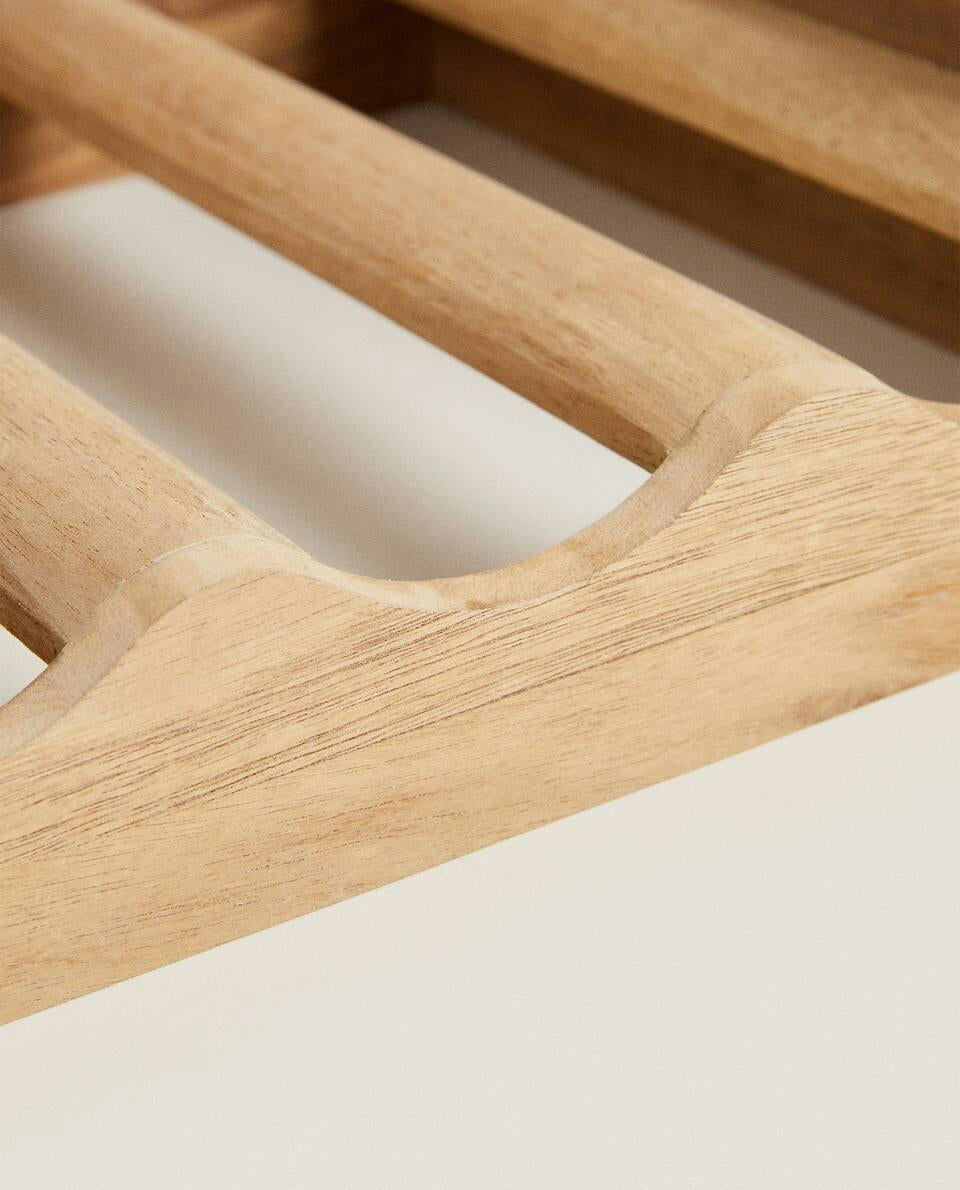 STACKABLE WOODEN BOTTLE STAND