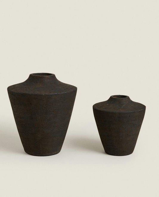 BLACK TERRACOTTA VASE