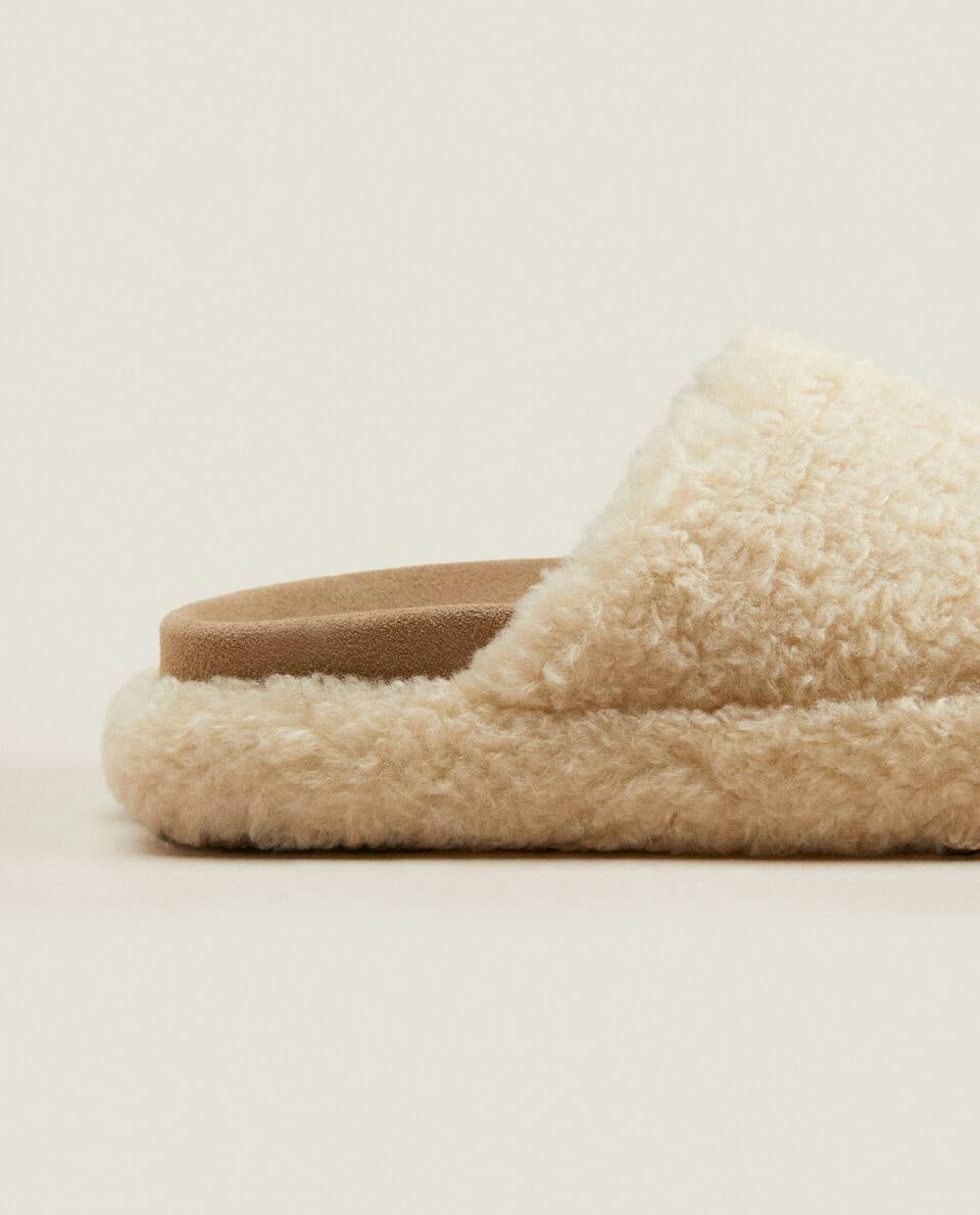 FLUFFY MULE CLOG SLIPPERS