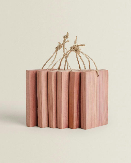 CEDAR BLOCKS WITH HOOK (PACK OF 6)