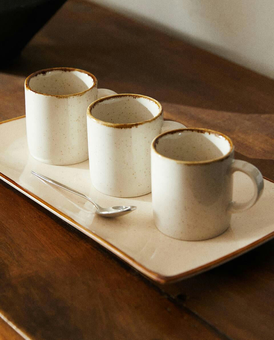 PORCELAIN MUG WITH ANTIQUE FINISH RIM