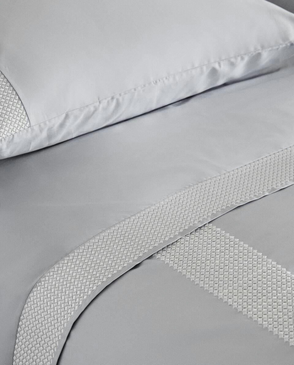 GEOMETRIC EMBROIDERED DUVET COVER