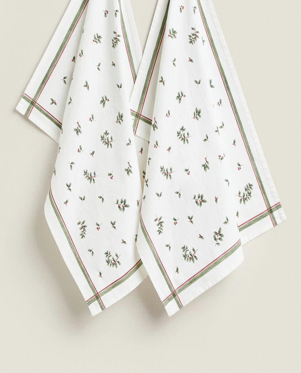 PACK OF COTTON CHRISTMAS HOLLY TEA TOWELS (PACK OF 2)