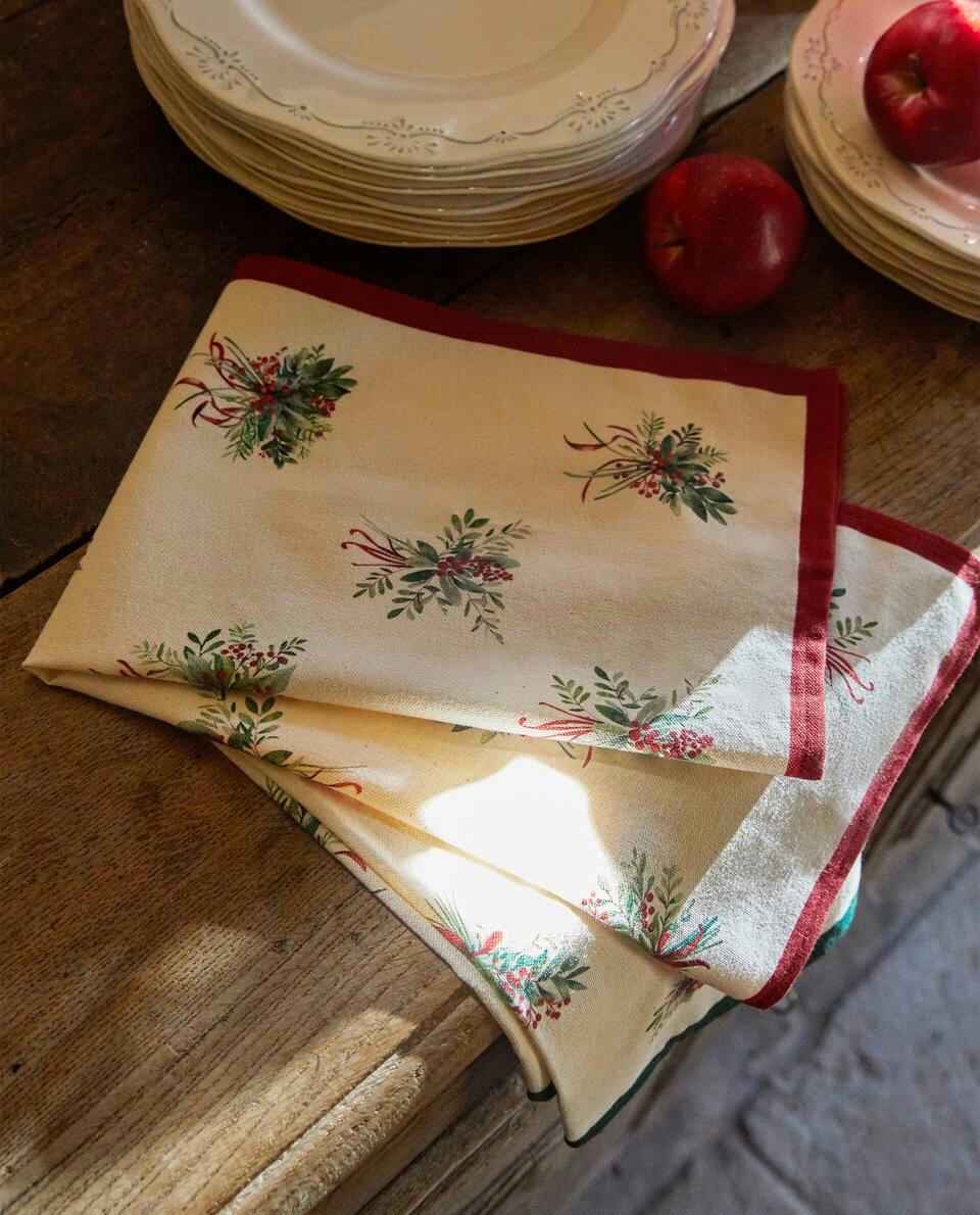 PACK OF CHRISTMAS SPRAY TEA TOWELS (PACK OF 2)