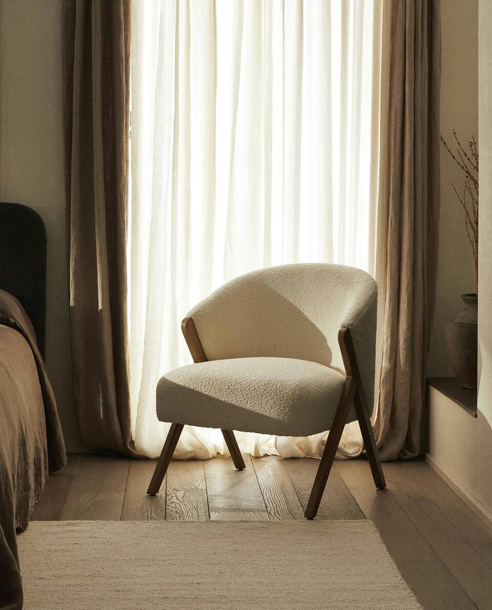 UPHOLSTERED BOUCL ARMCHAIR