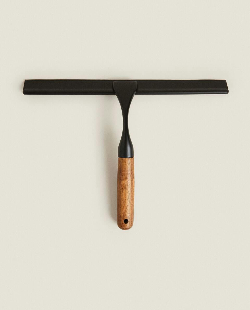 GLASS CLEANER ACCESSORY