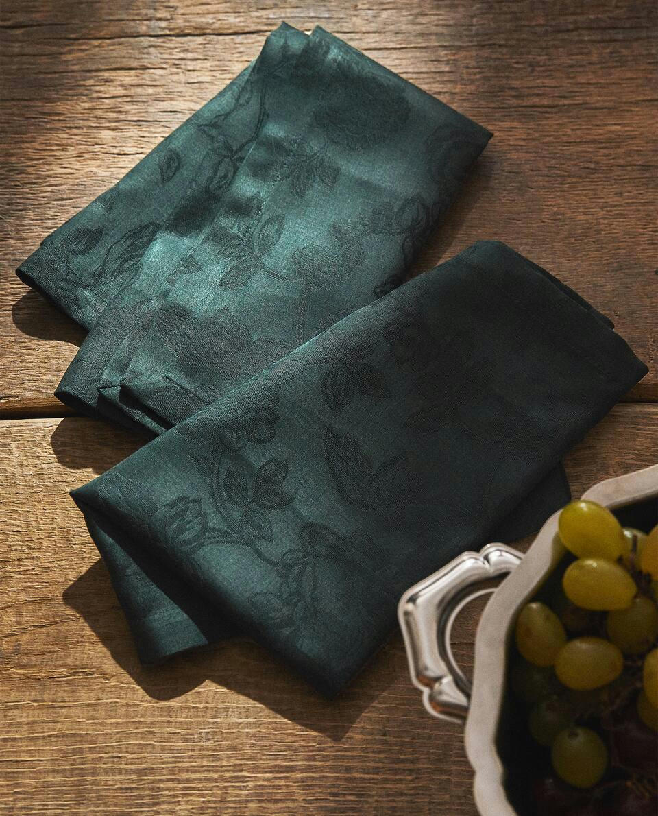 PACK OF CHRISTMAS FLORAL JACQUARD NAPKINS (PACK OF 2)