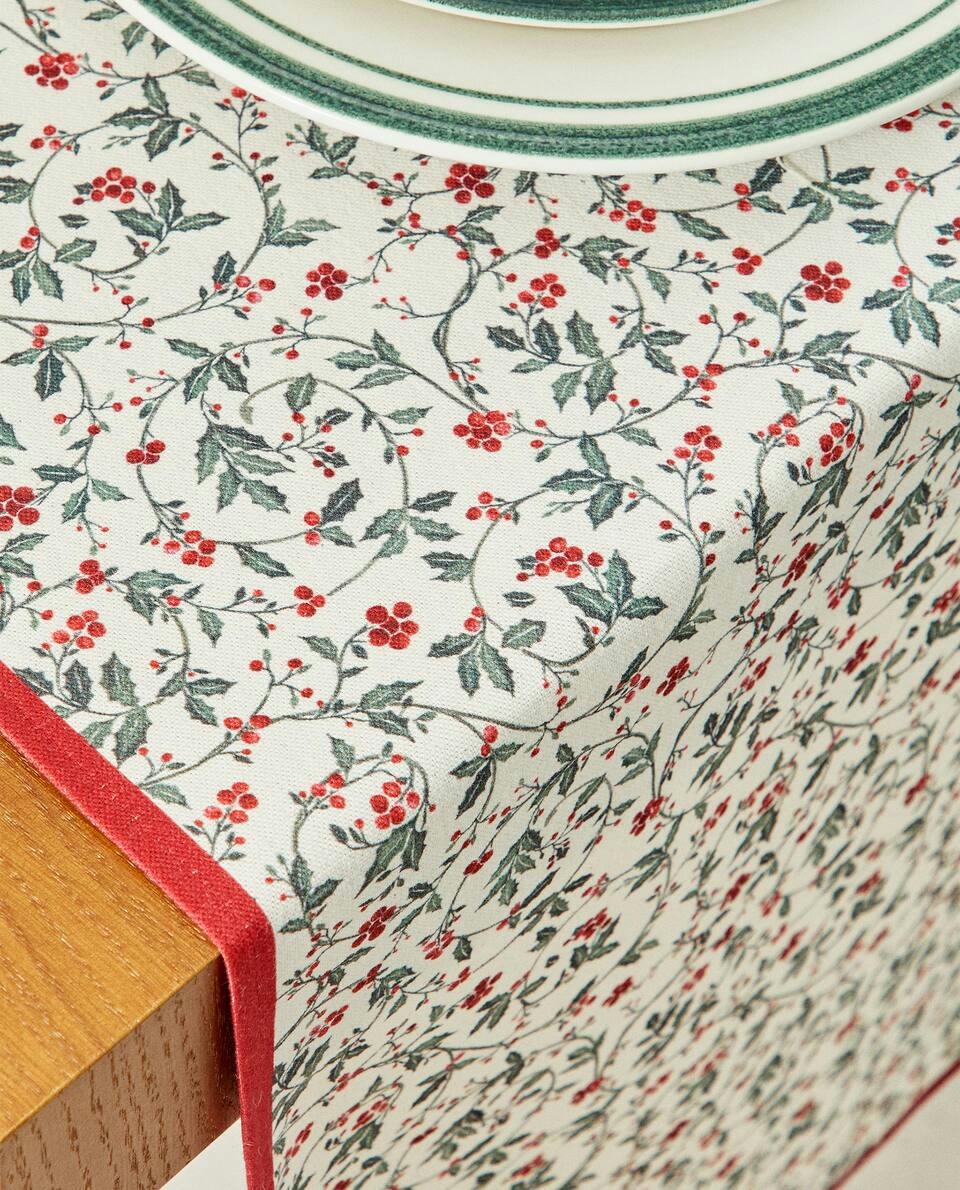CHRISTMAS VINE COTTON TABLE RUNNER
