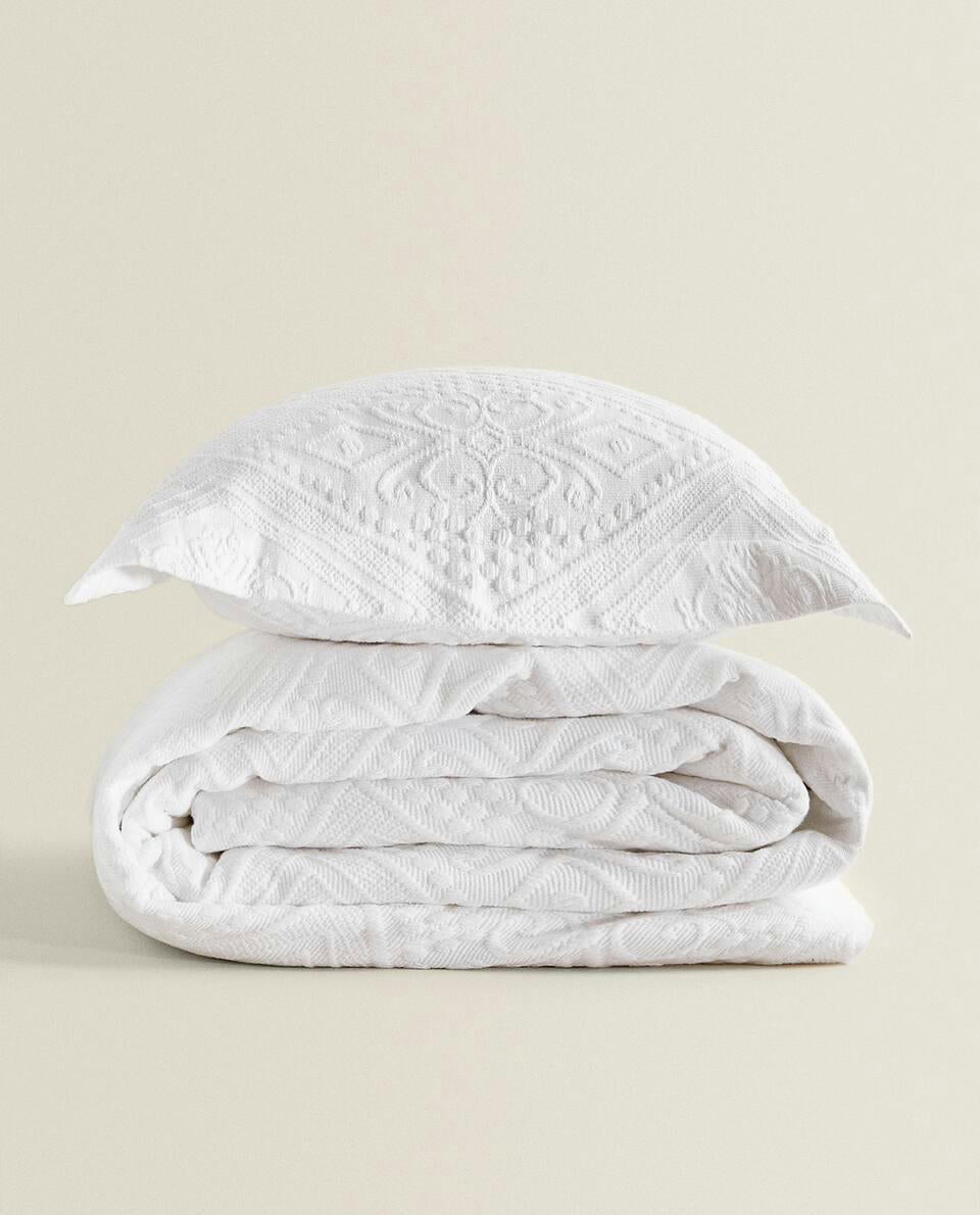COTTON BEDSPREAD WITH GEOMETRIC DESIGN