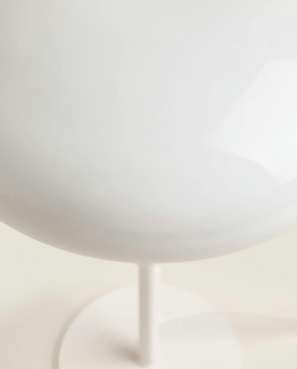 LARGE MONOCHROME LAMP