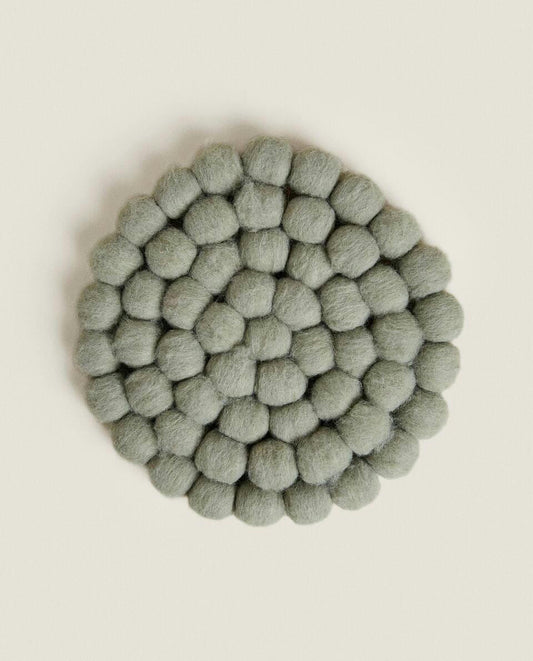 CHRISTMAS ROUND WOOL TRIVET