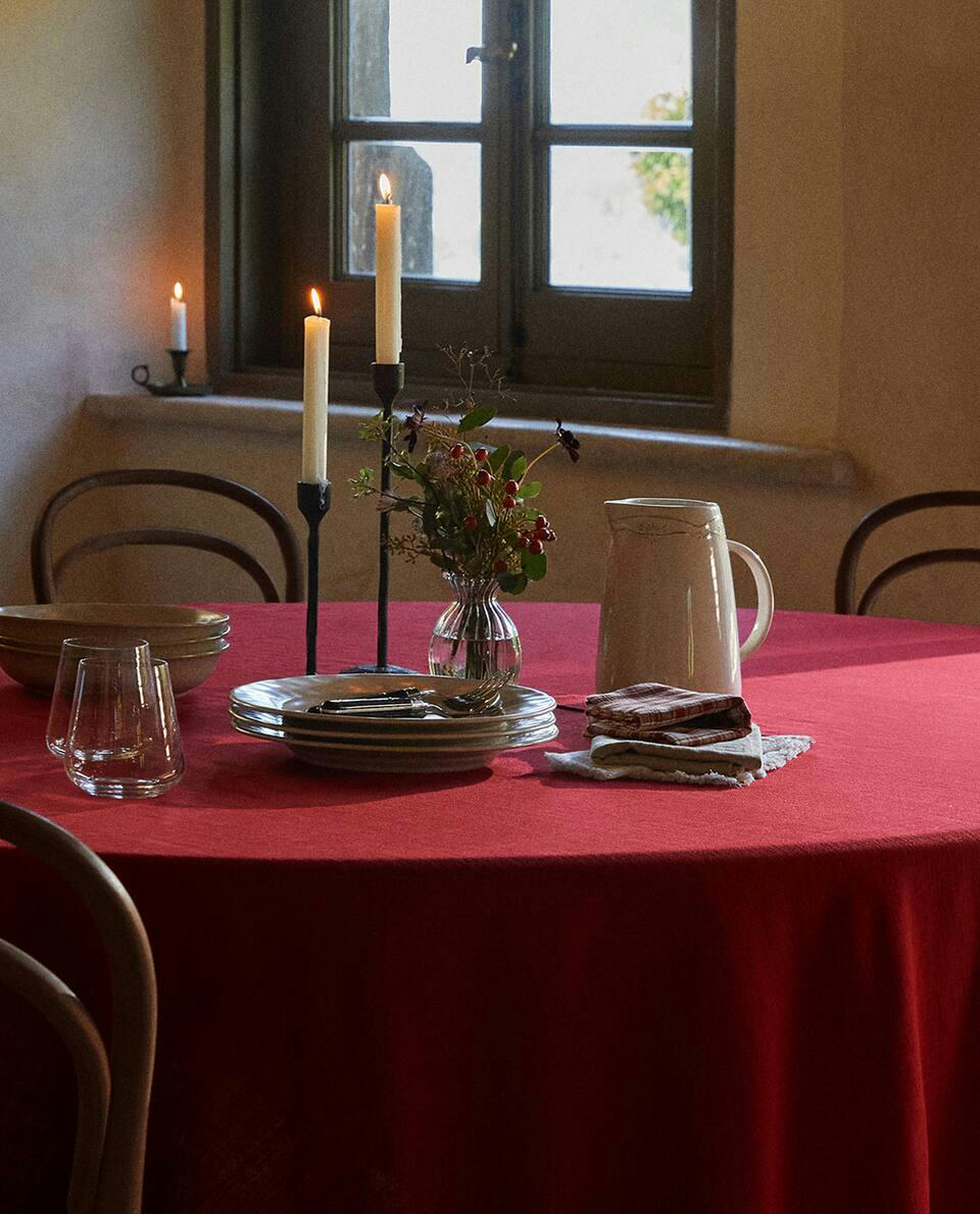 HEMSTITCHED CHRISTMAS TABLECLOTH
