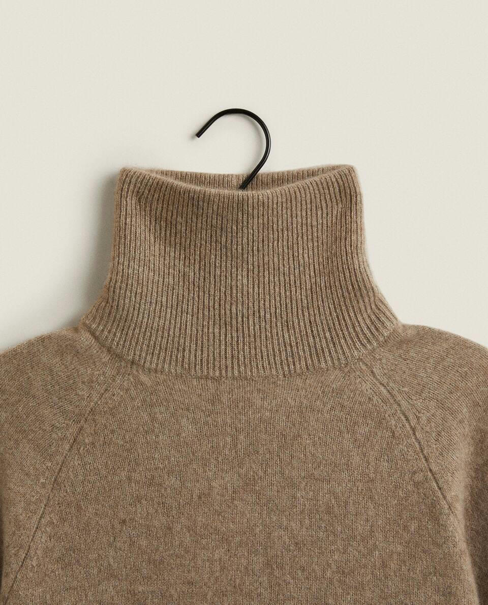 CASHMERE TURTLENECK SWEATER