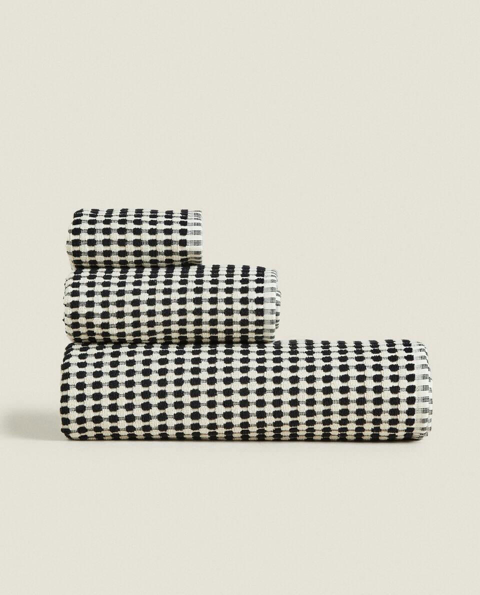 TEXTURED COTTON TOWEL