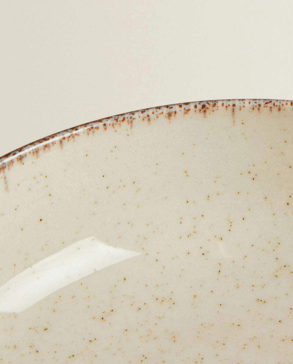 PORCELAIN BOWL WITH ANTIQUE FINISH RIM