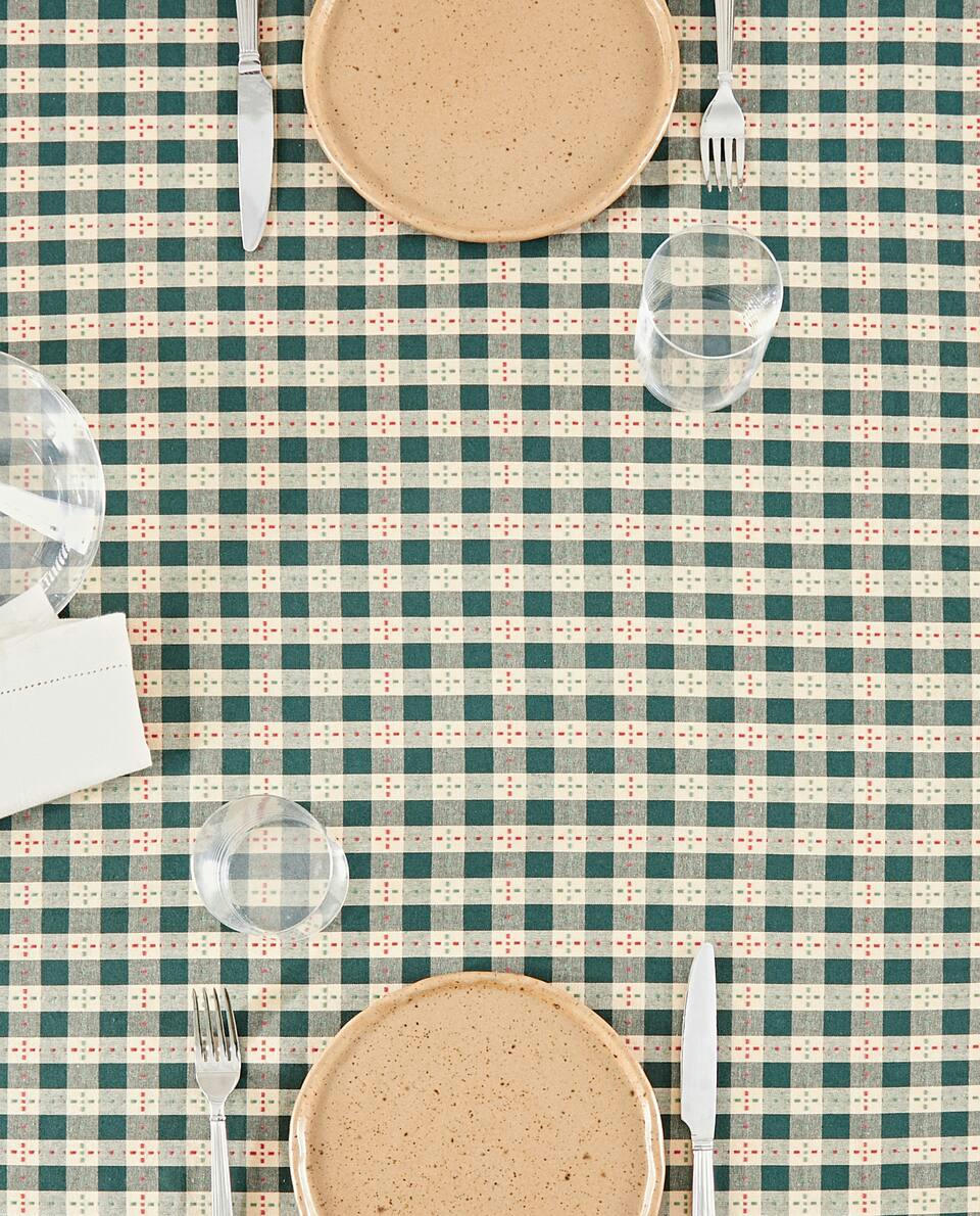CHRISTMAS CHECK TABLECLOTH