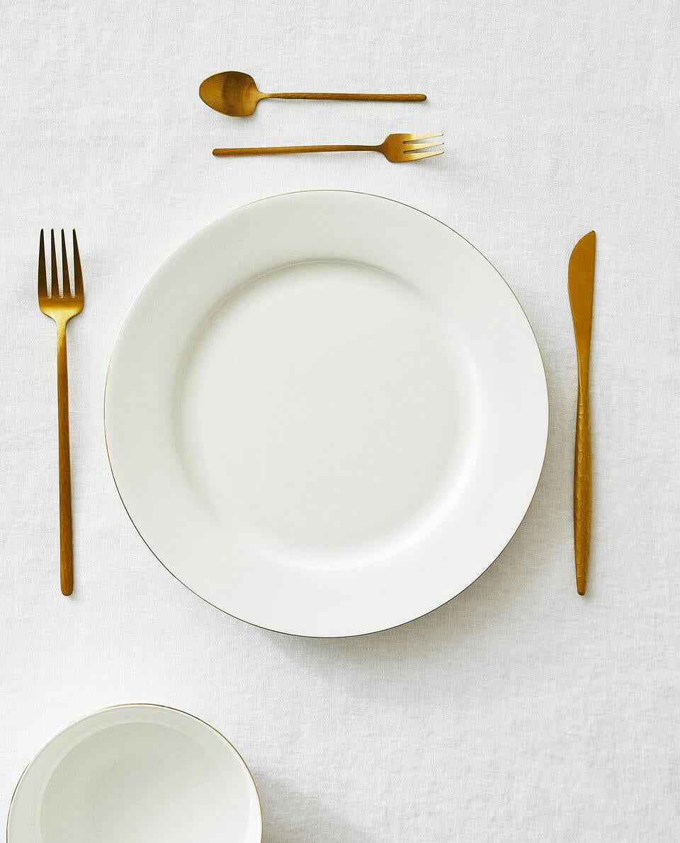 BONE CHINA TABLEWARE WITH GOLDEN RIM
