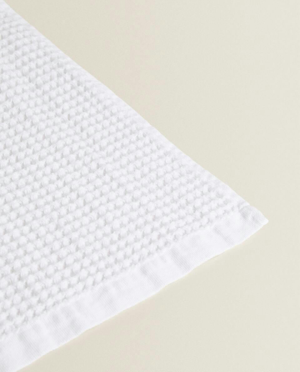 WAFFLE-KNIT COTTON TOWEL