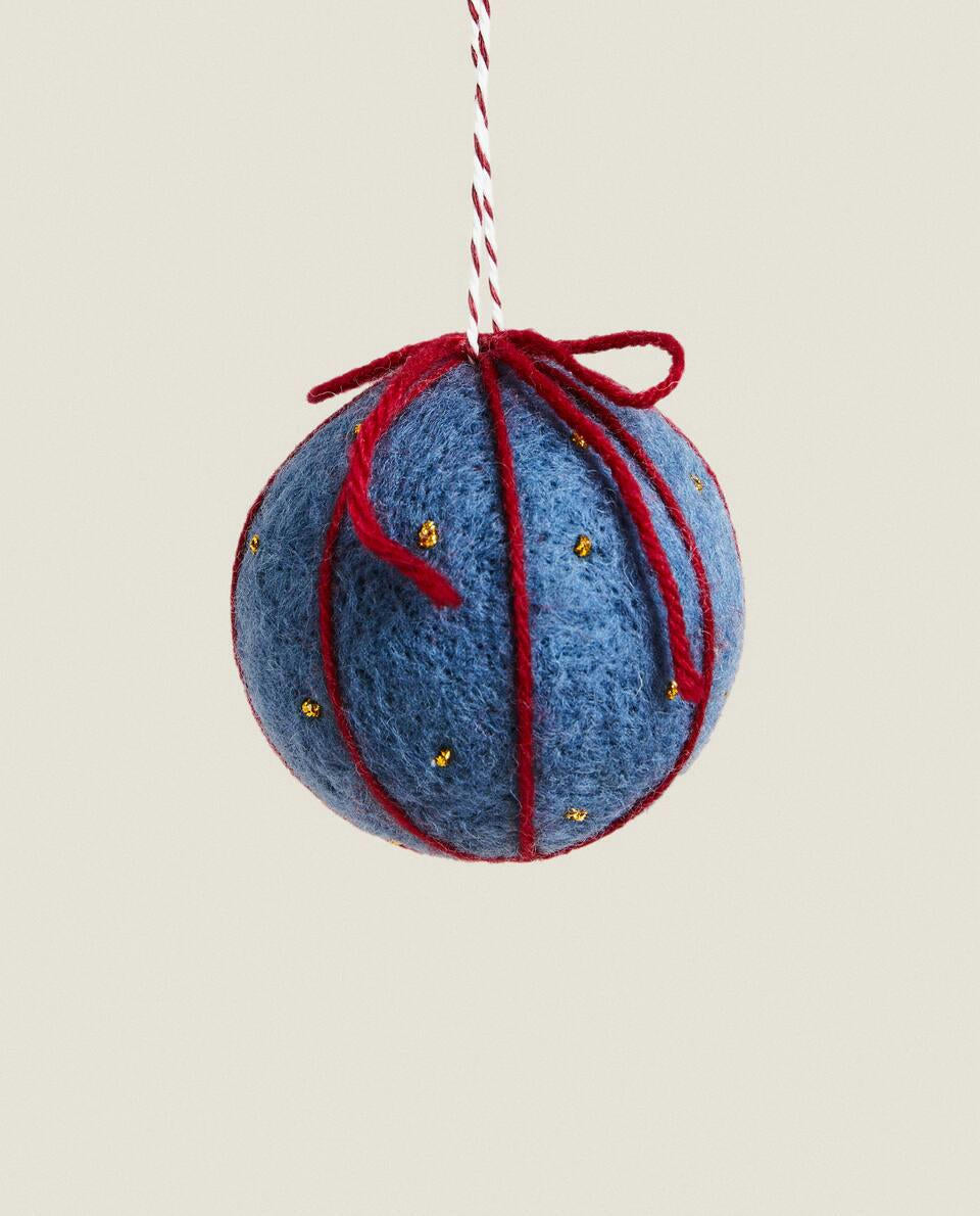 FELT BAUBLE CHRISTMAS DECORATION