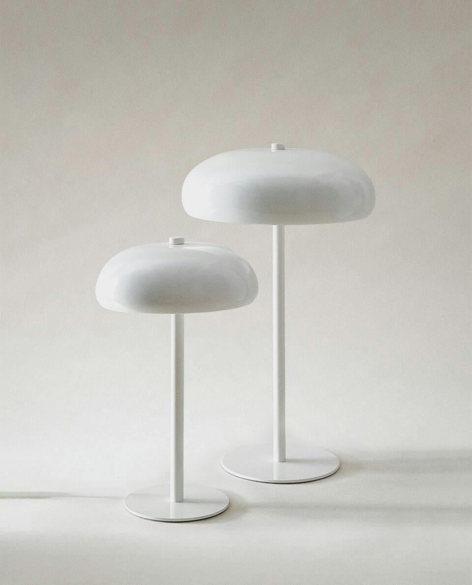 LARGE MONOCHROME LAMP