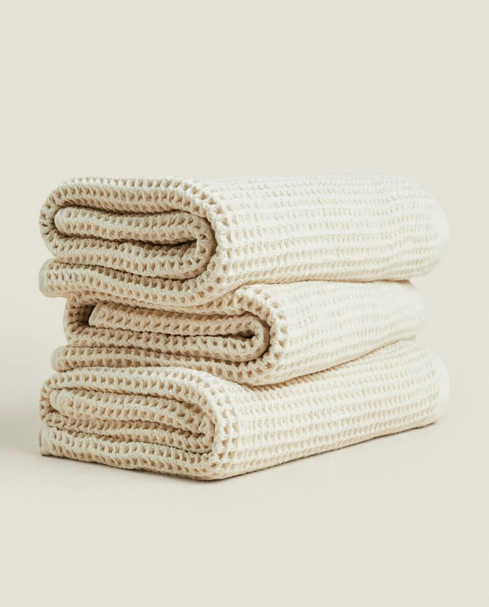 WAFFLE-KNIT COTTON TOWEL