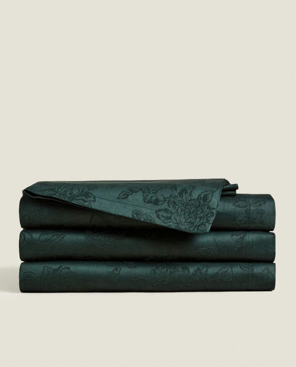 CHRISTMAS FLORAL JACQUARD TABLECLOTH