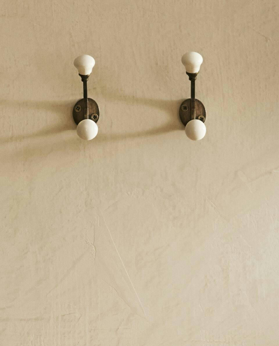 CERAMIC HOOK