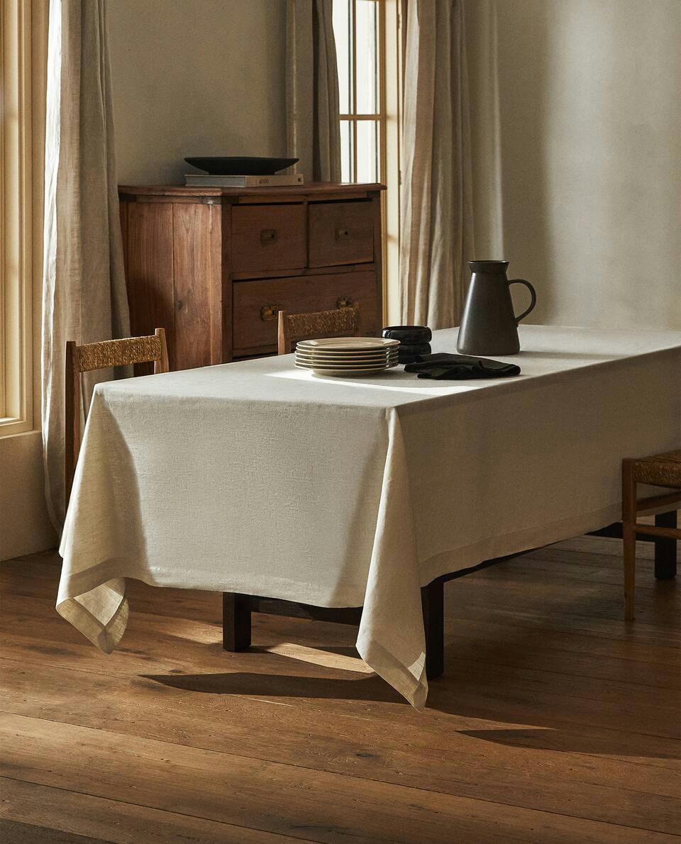 BASIC LINEN TABLECLOTH