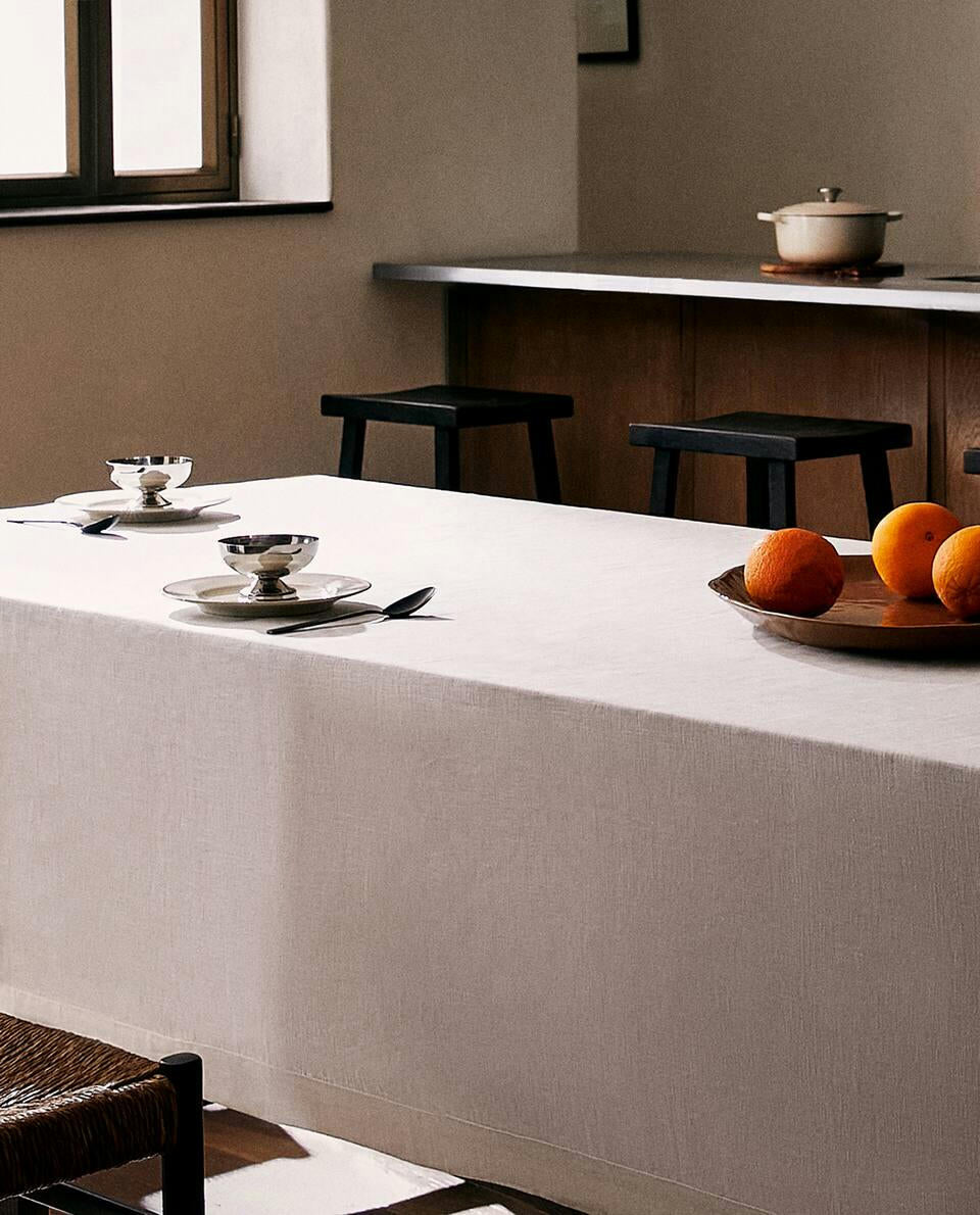 BASIC LINEN TABLECLOTH