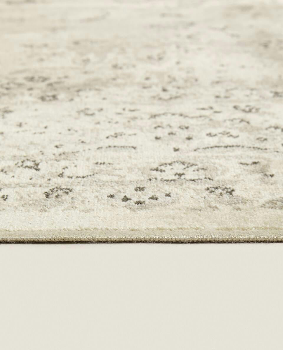 VINTAGE-EFFECT RUG