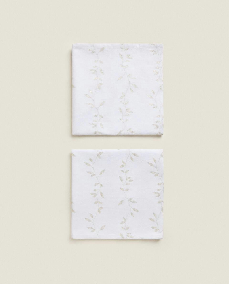PACK OF CHRISTMAS LEAF COTTON NAPKINS (PACK OF 2)