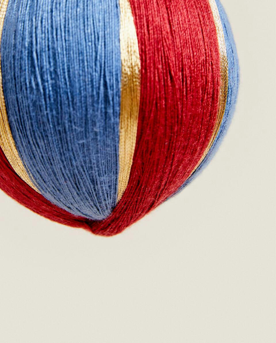 BAUBLE CHRISTMAS DECORATION WITH THREADS