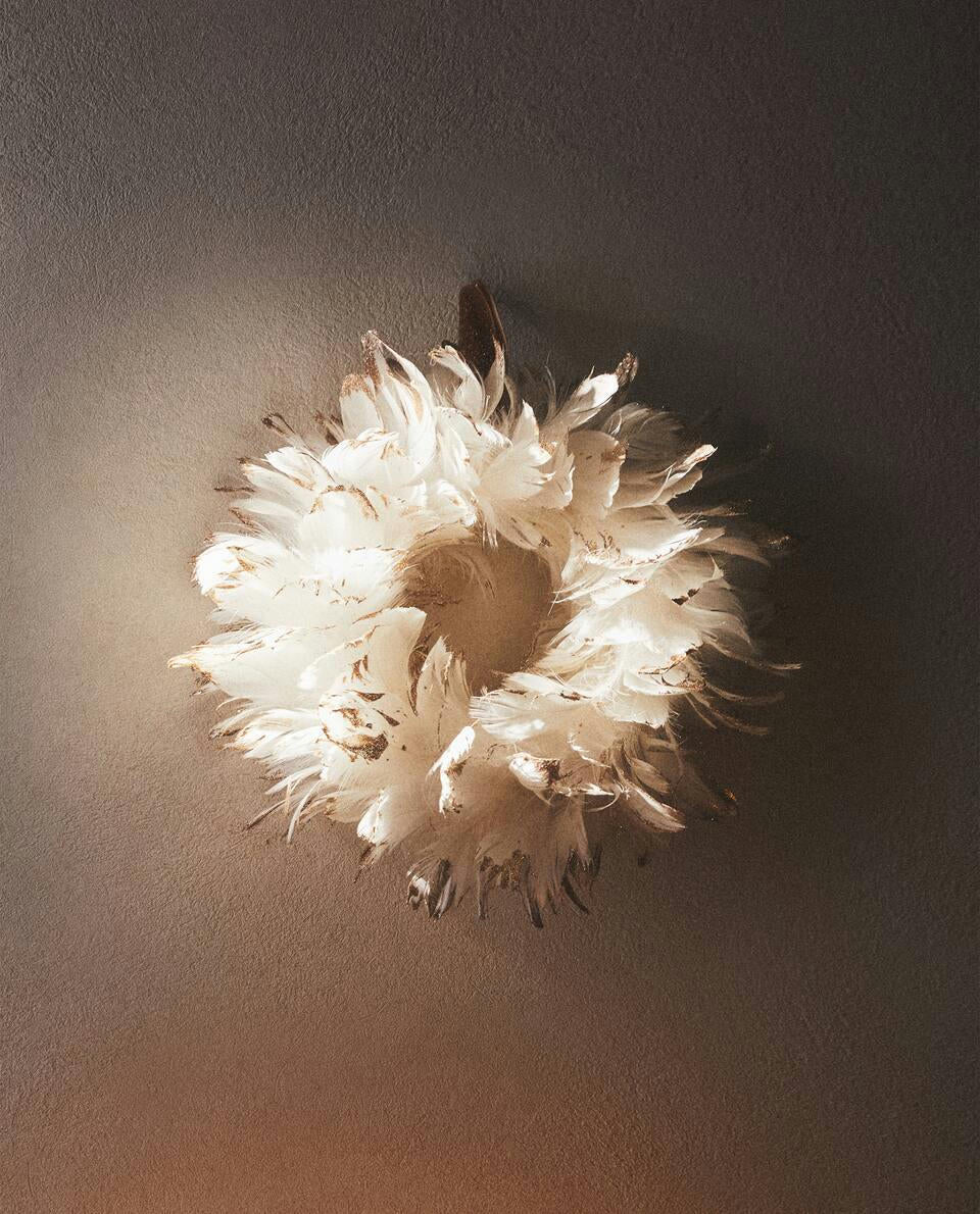 CHRISTMAS FEATHER WREATH DECORATION