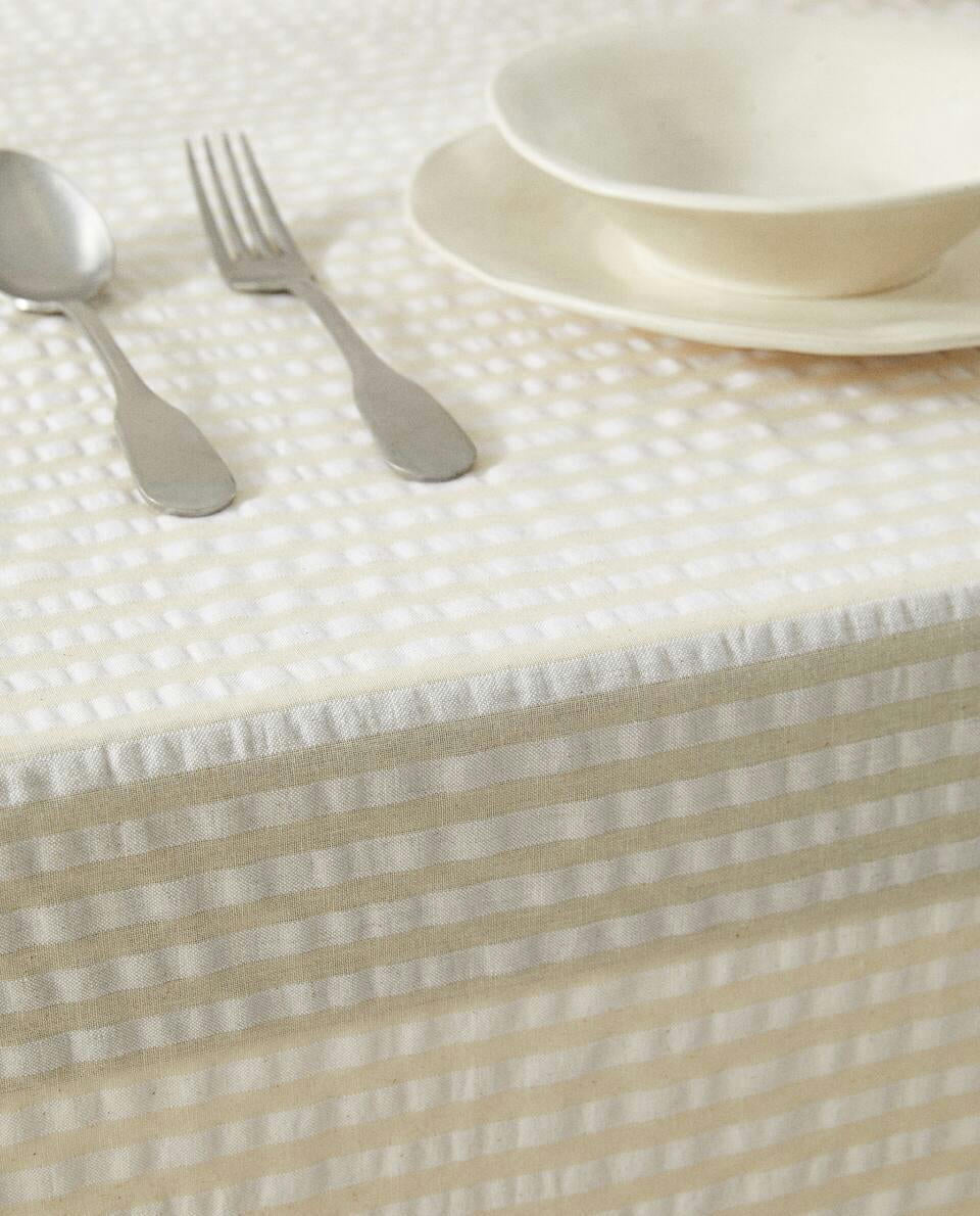 STRIPED TABLECLOTH
