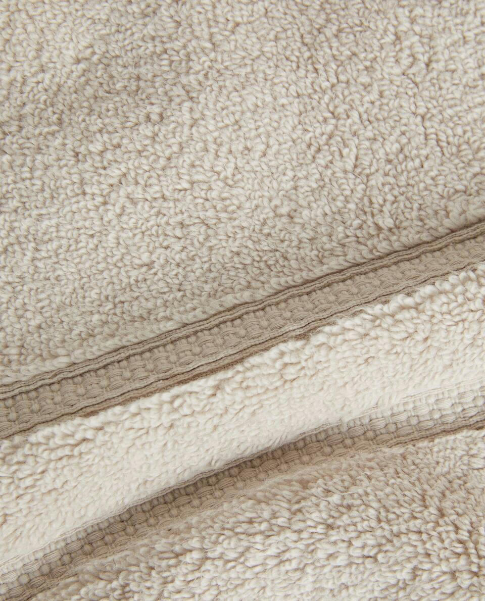 EXTRA SOFT TOWEL WITH DOUBLE BORDER