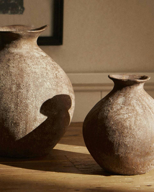 DECORATIVE ALUMINIUM VASE