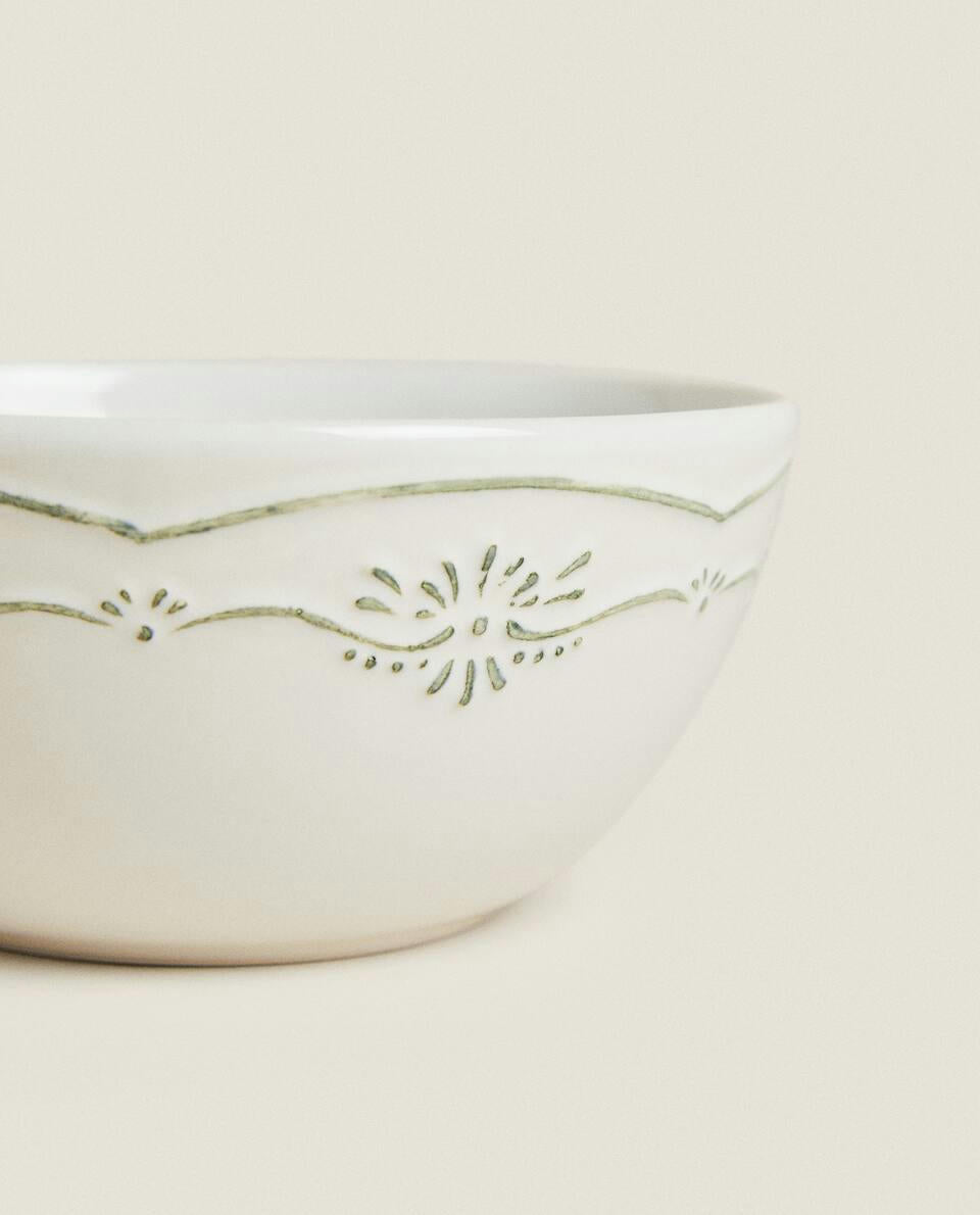 CHRISTMAS TABLEWARE SET