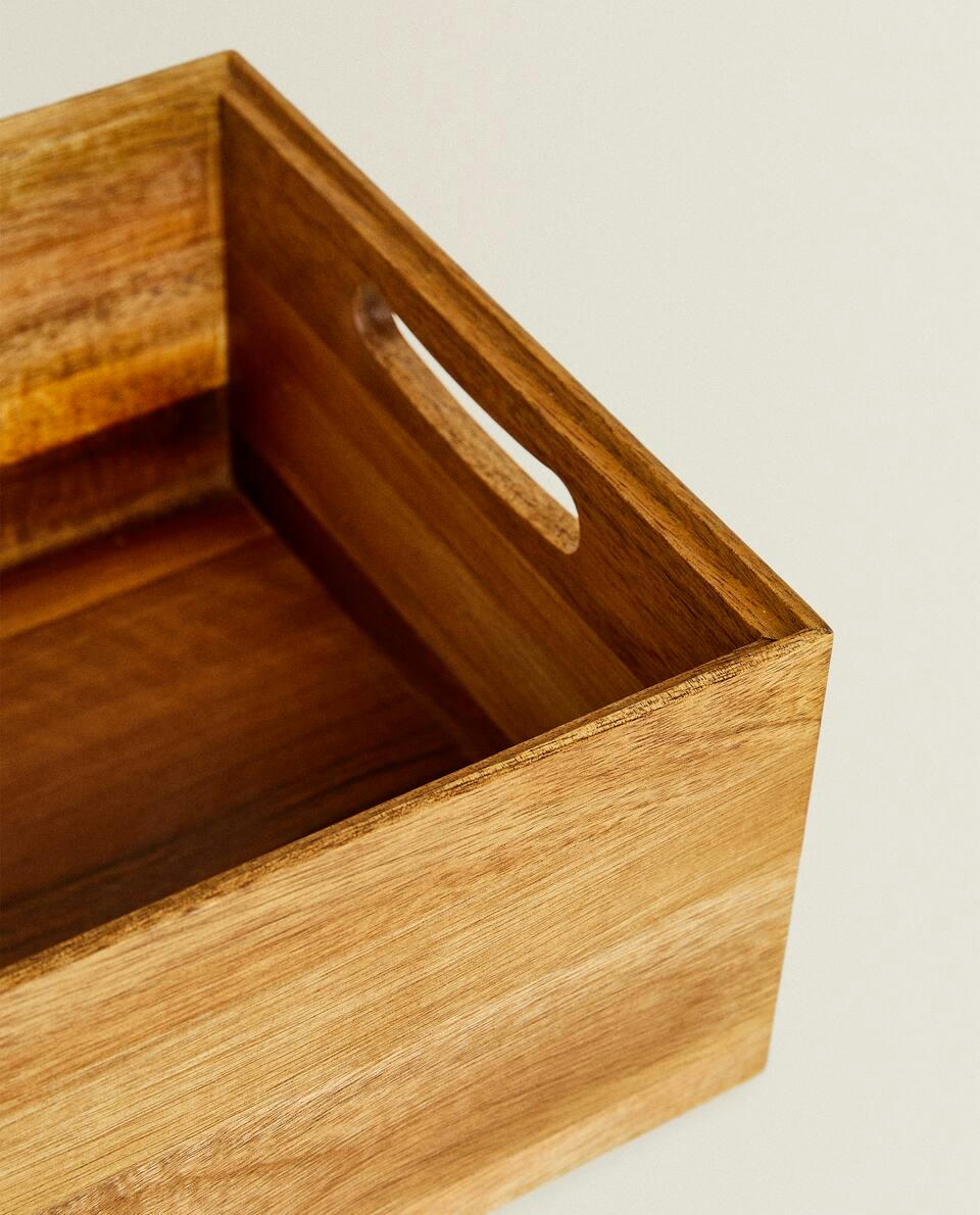 STORAGE BOX