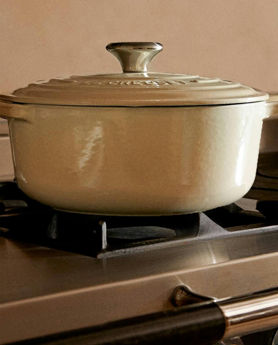 LE CREUSET LARGE CAST IRON POT