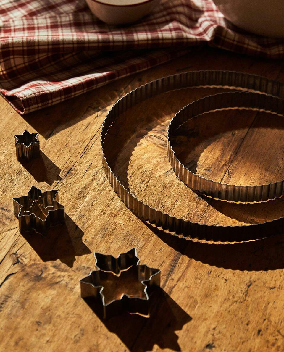 CHRISTMAS RING CAKE BAKING KIT
