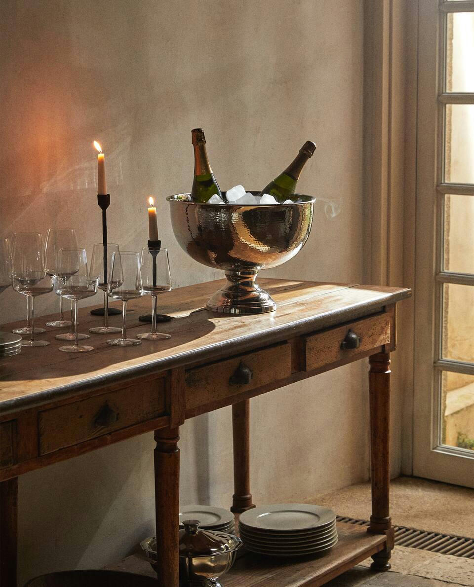 HAMMERED STEEL CENTREPIECE