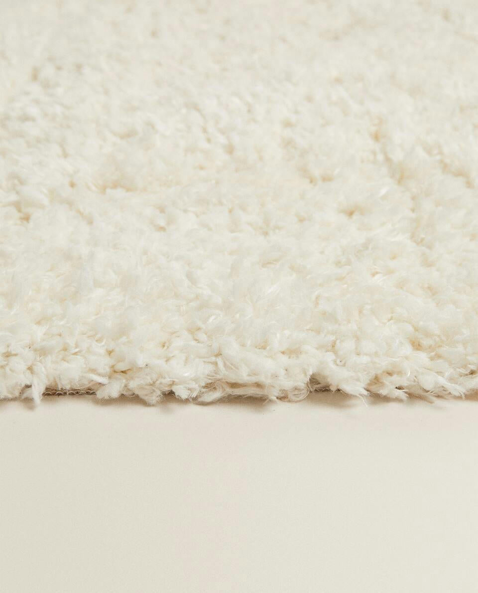 SOFT-TOUCH RUG