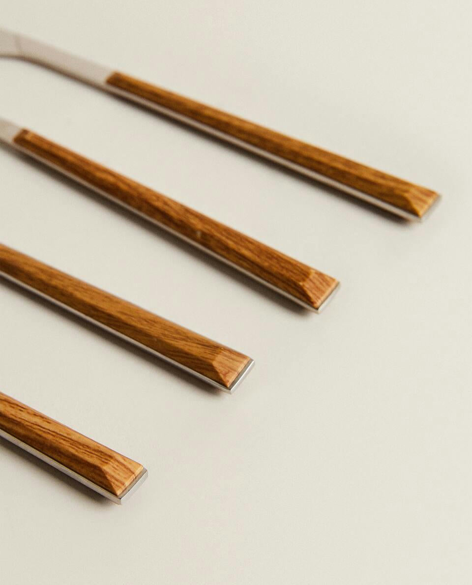 BOX 4 KNIVES WITH WOOD-EFFECT HANDLE
