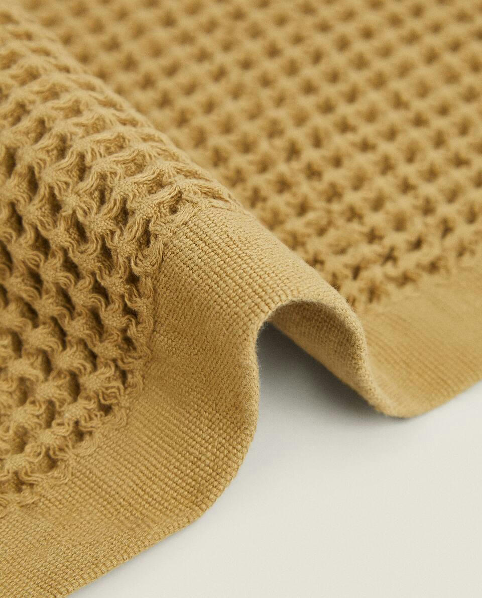 WAFFLE-KNIT COTTON TOWEL