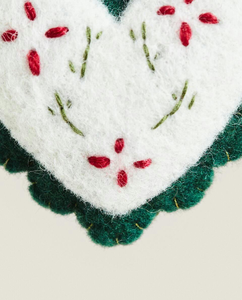 FELT HEART CHRISTMAS DECORATION