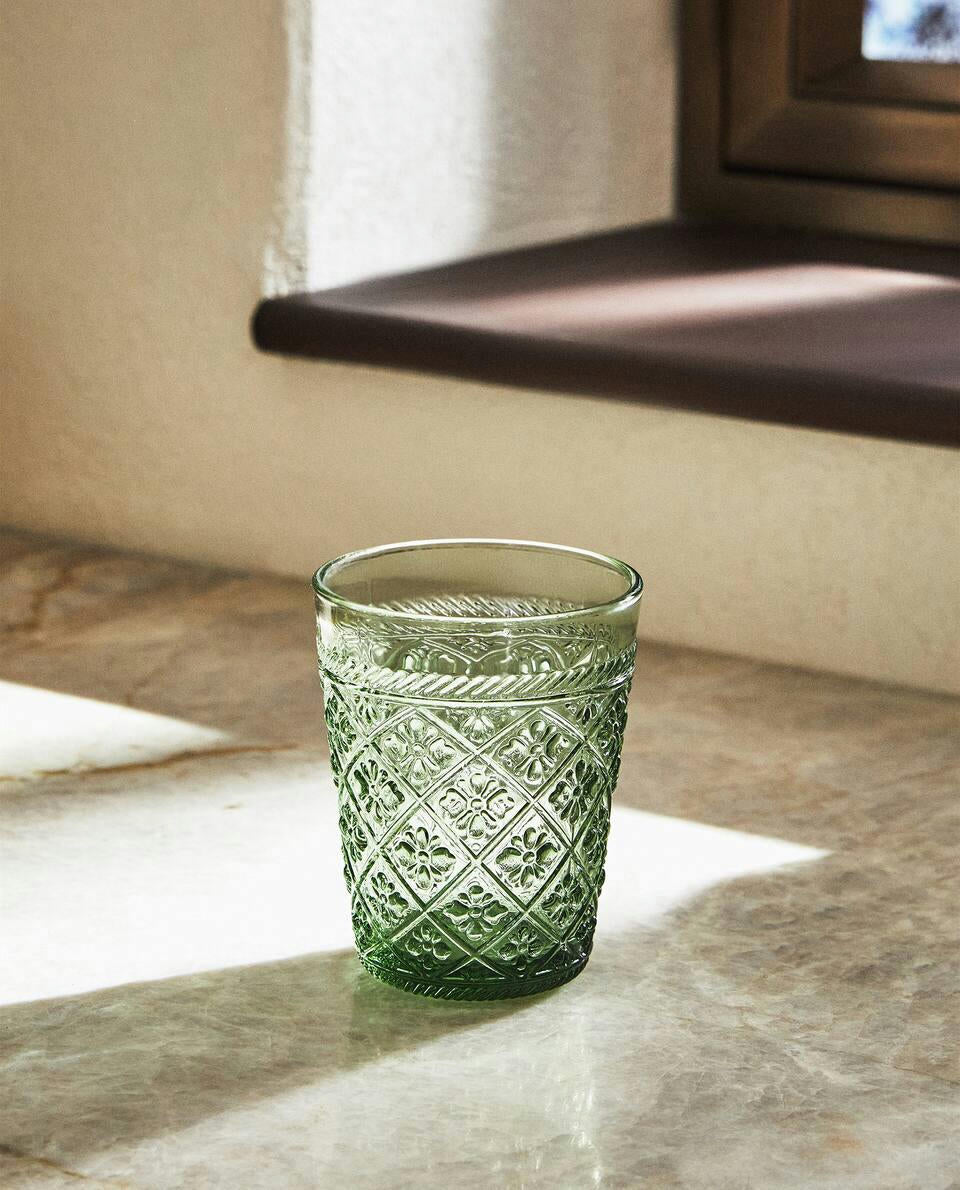 RAISED FLORAL DESIGN GLASS TUMBLER