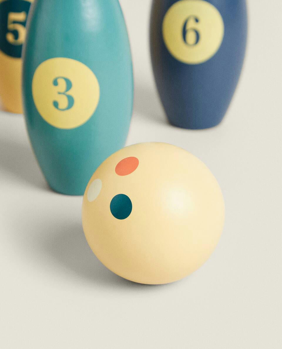 CHILDREN'S LE PETIT NICOLAS  BOWLING SET
