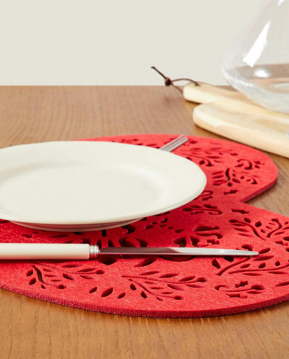 CHRISTMAS HEART FELT PLACEMAT