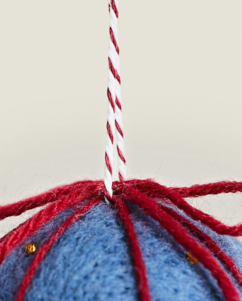 FELT BAUBLE CHRISTMAS DECORATION